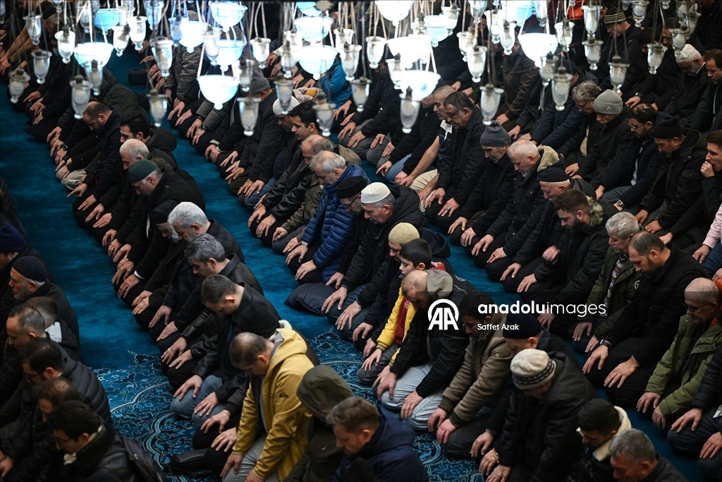 İstanbul'da Miraç Kandili