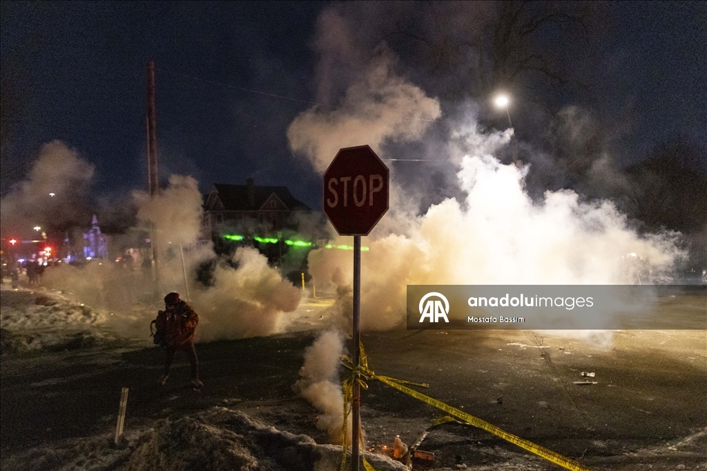 Minneapolis’te göçmenlik politikalarına karşı protestolarda gerginlik yaşandı