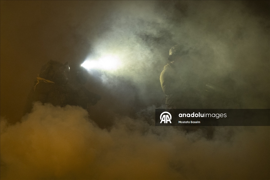 Clashes erupt in Minneapolis after Federal Agents involved in a shooting incident