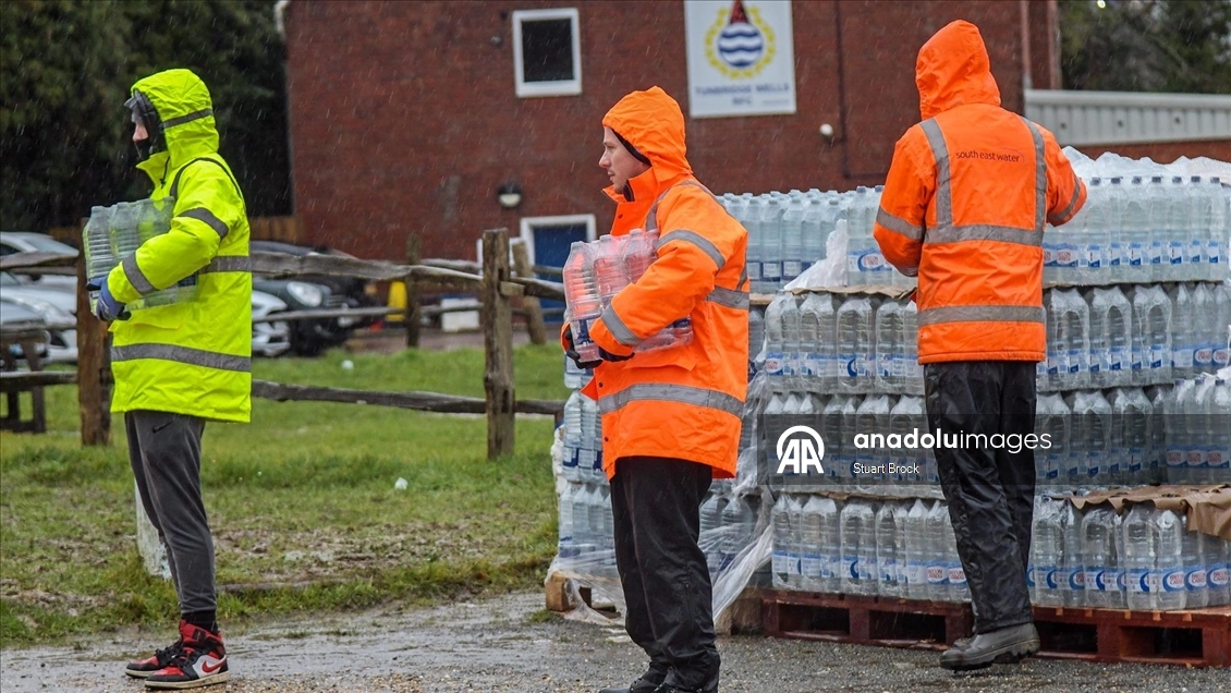 İngiltere'de su kesintisi hayatı olumsuz etkiliyor