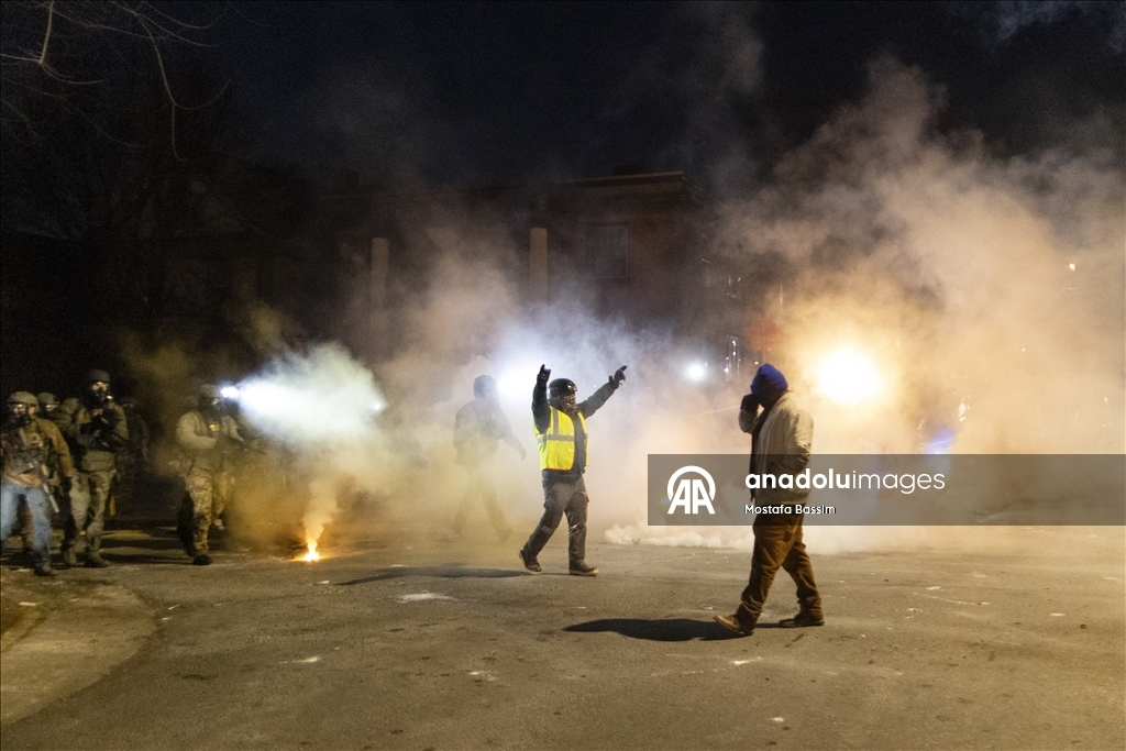 Clashes erupt in Minneapolis after Federal Agents involved in a shooting incident