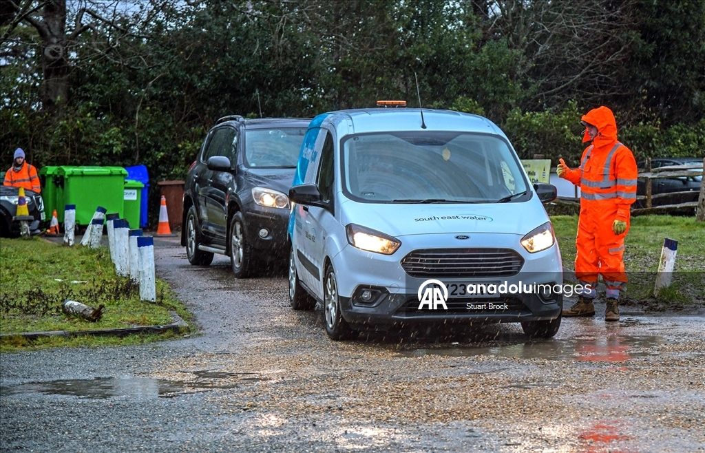İngiltere'de su kesintisi hayatı olumsuz etkiliyor
