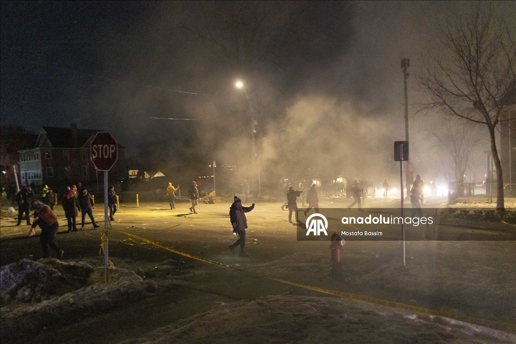 Clashes erupt in Minneapolis after Federal Agents involved in a shooting incident