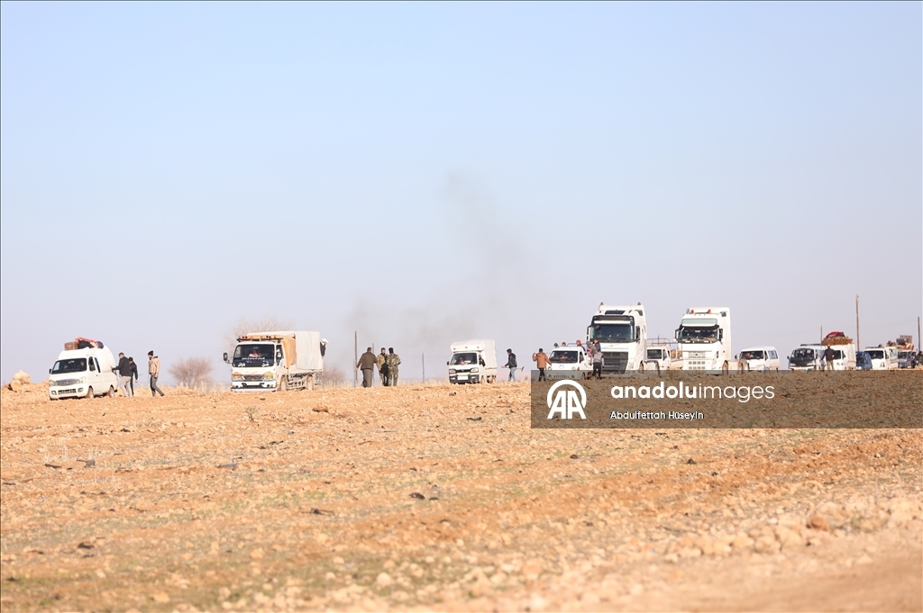 سوريا.. مدنيون محاصرون غرب الفرات يبحثون عن ممر آمن رغم عرقلة "قسد"