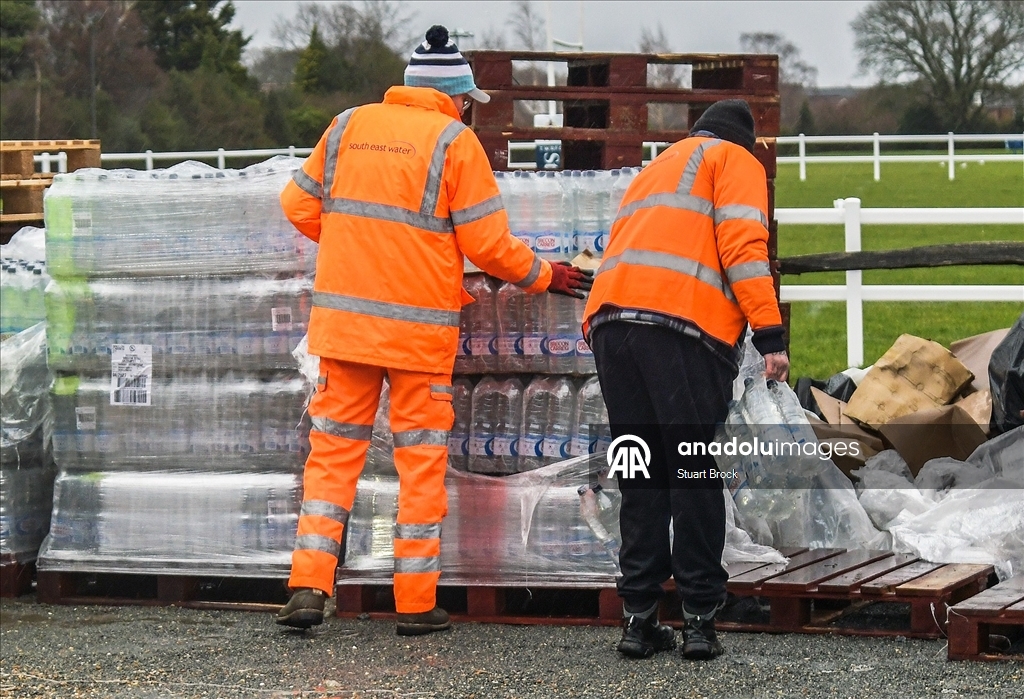 İngiltere'de su kesintisi hayatı olumsuz etkiliyor