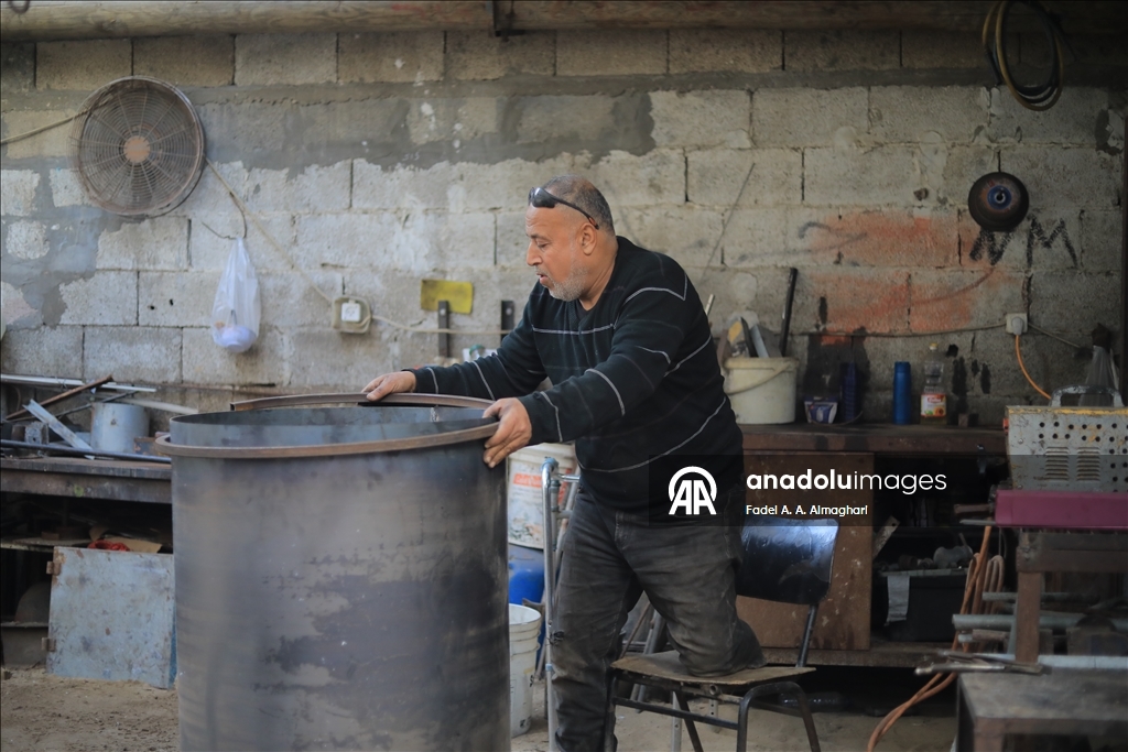 ساق ناقصة وإرادة كاملة.. حداد فلسطيني يتحدى تداعيات الحرب والإعاقة بغزة