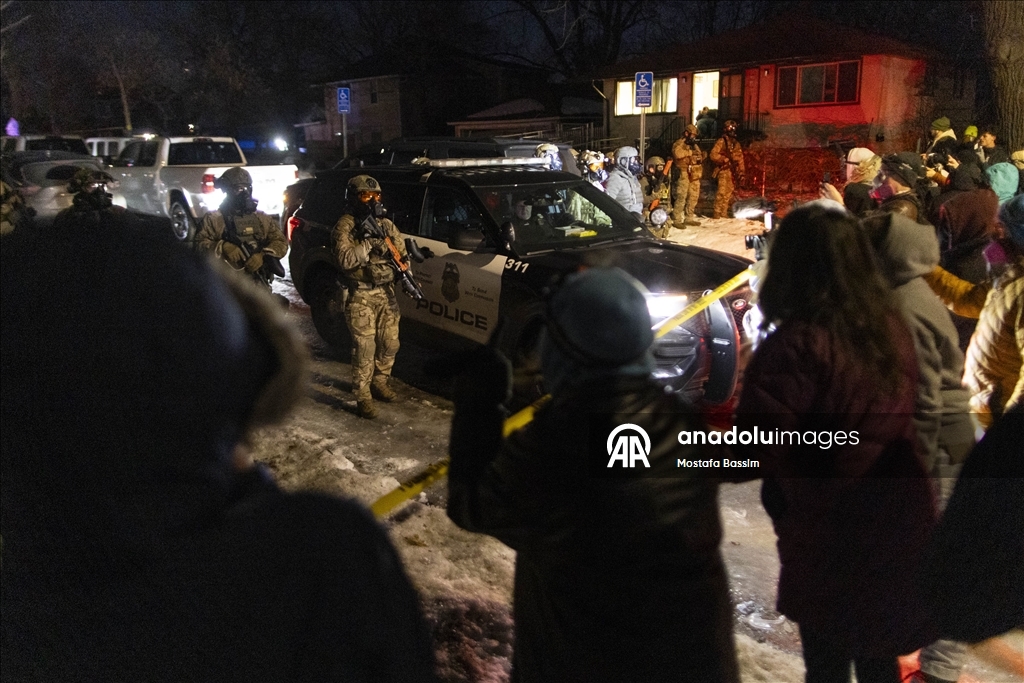 Clashes erupt in Minneapolis after Federal Agents involved in a shooting incident