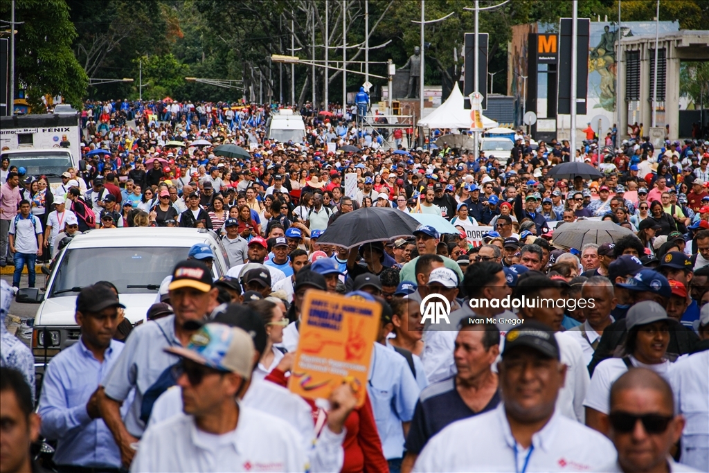 فنزويلا.. مسيرة حاشدة دعما للرئيس المعتقل مادورو