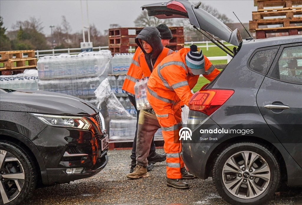 İngiltere'de su kesintisi hayatı olumsuz etkiliyor