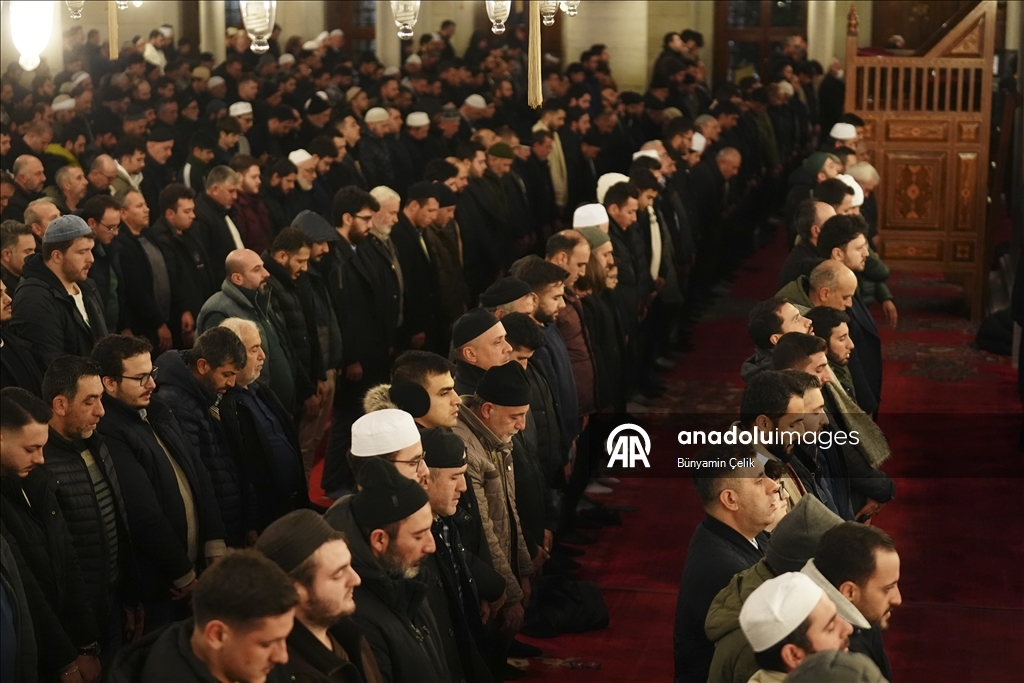 مساجد إسطنبول تحيي ليلة الإسراء والمعراج