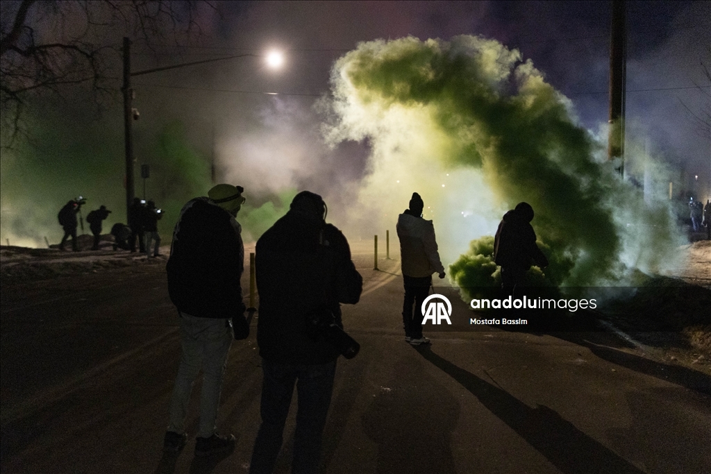 Clashes erupt in Minneapolis after Federal Agents involved in a shooting incident