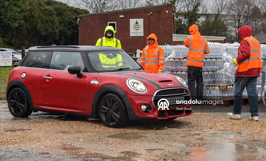 İngiltere'de su kesintisi hayatı olumsuz etkiliyor