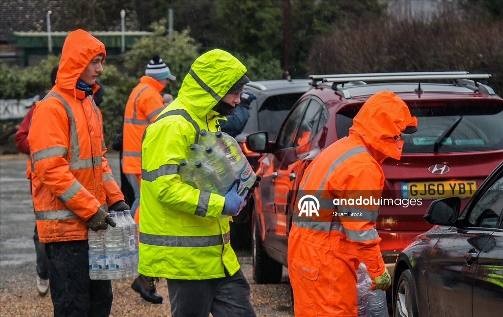 İngiltere'de su kesintisi hayatı olumsuz etkiliyor