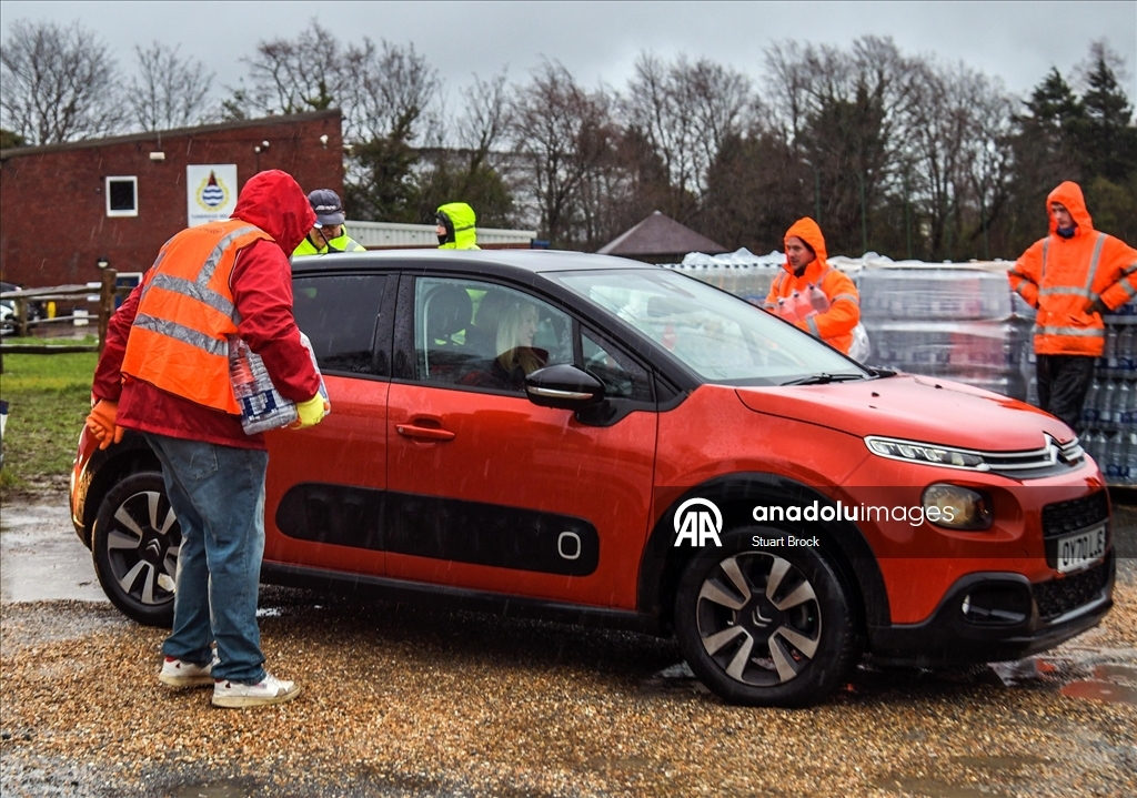İngiltere'de su kesintisi hayatı olumsuz etkiliyor
