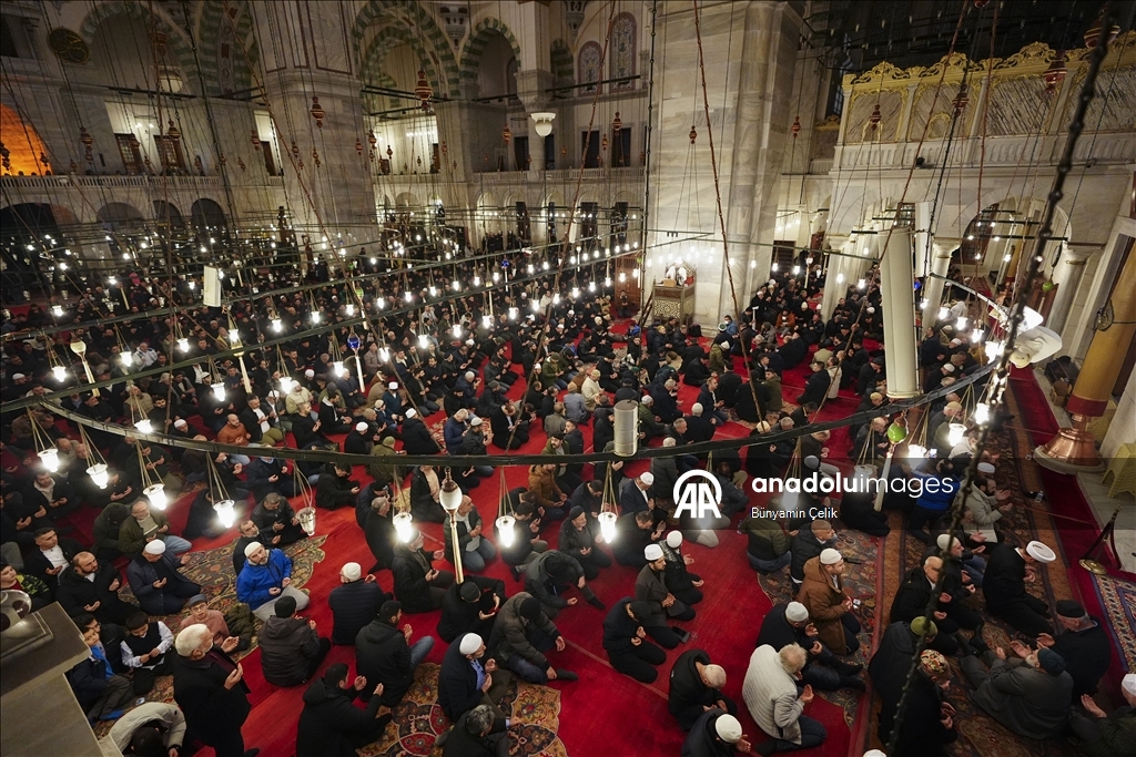 مساجد إسطنبول تحيي ليلة الإسراء والمعراج