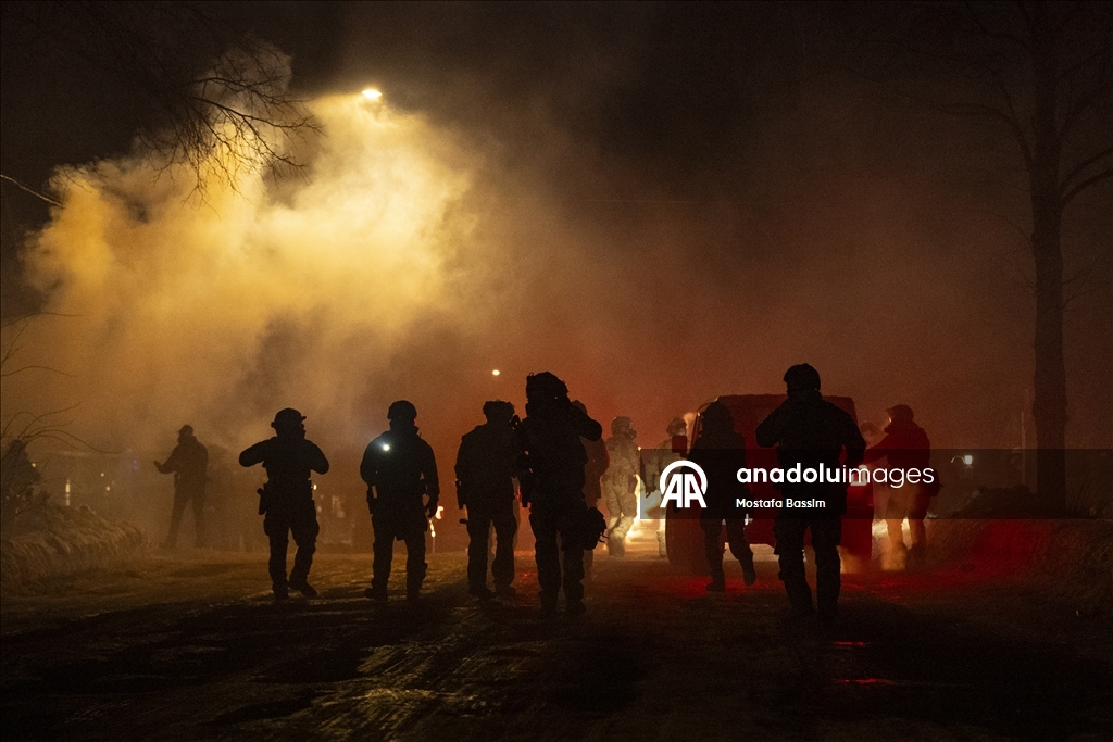 Clashes erupt in Minneapolis after Federal Agents involved in a shooting incident