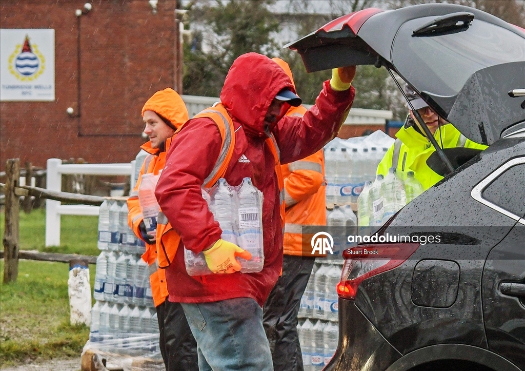 İngiltere'de su kesintisi hayatı olumsuz etkiliyor