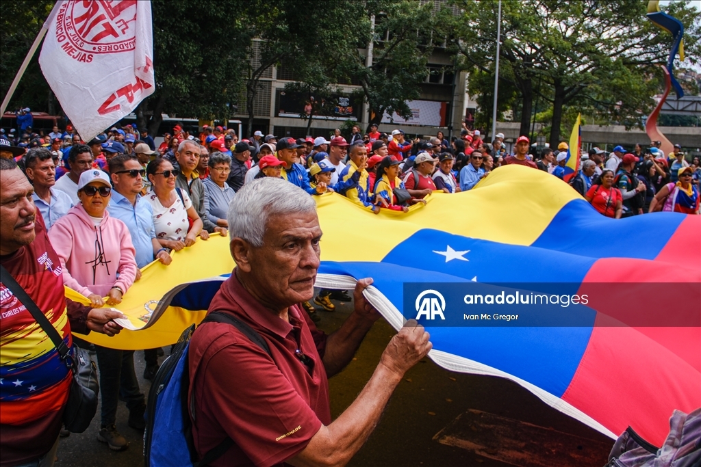 فنزويلا.. مسيرة حاشدة دعما للرئيس المعتقل مادورو