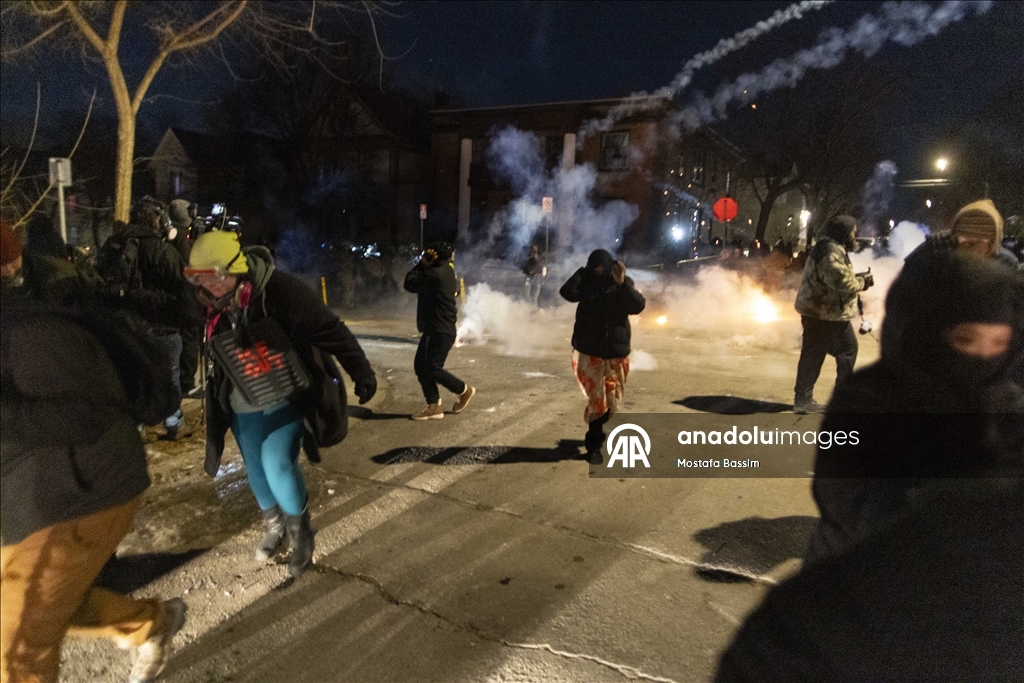 Clashes erupt in Minneapolis after Federal Agents involved in a shooting incident