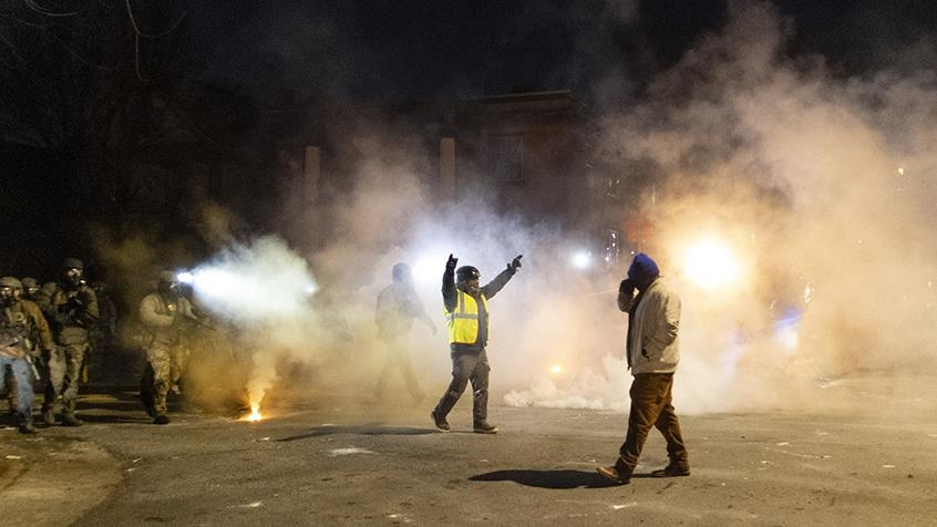 Minneapolis’te göçmenlik politikalarına karşı protestolarda gerginlik yaşandı