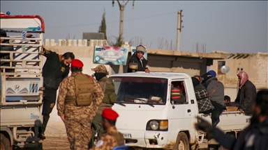 Suriye'de YPG/SDG'nin engellediği sivillerin Deyr Hafir'den kaçışı sürüyor