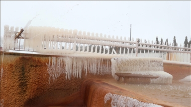 "Sivas'ın Pamukkale"si Altınkale'de buz sarkıtları oluştu 