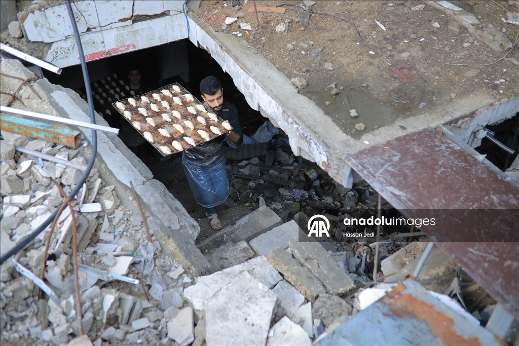 Поврежденная при израильских атаках пекарня в секторе Газа возобновила работу, несмотря на ограниченные ресурсы