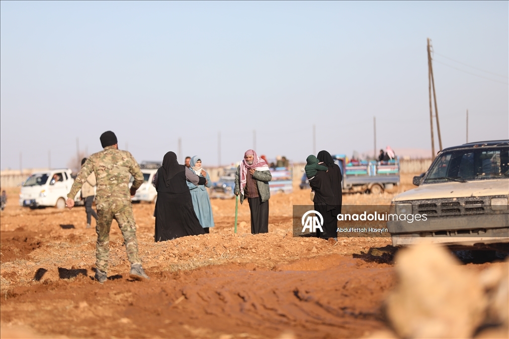 Около 1000 семей смогли покинуть район Дейр - Хафир, оккупированный YPG/SDG в Сирии