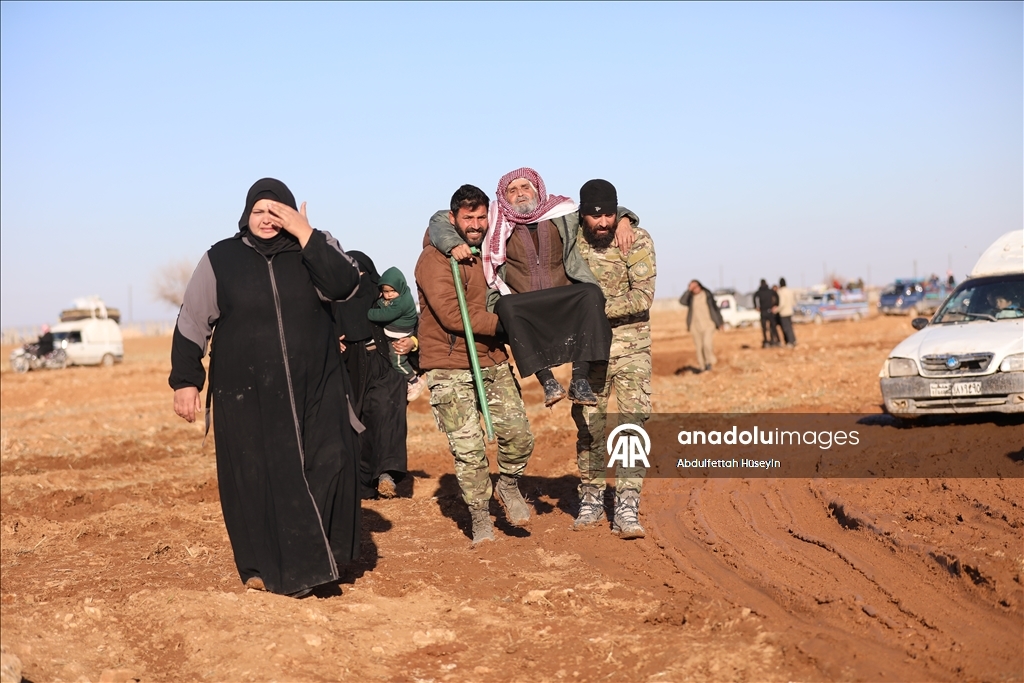 Около 1000 семей смогли покинуть район Дейр - Хафир, оккупированный YPG/SDG в Сирии