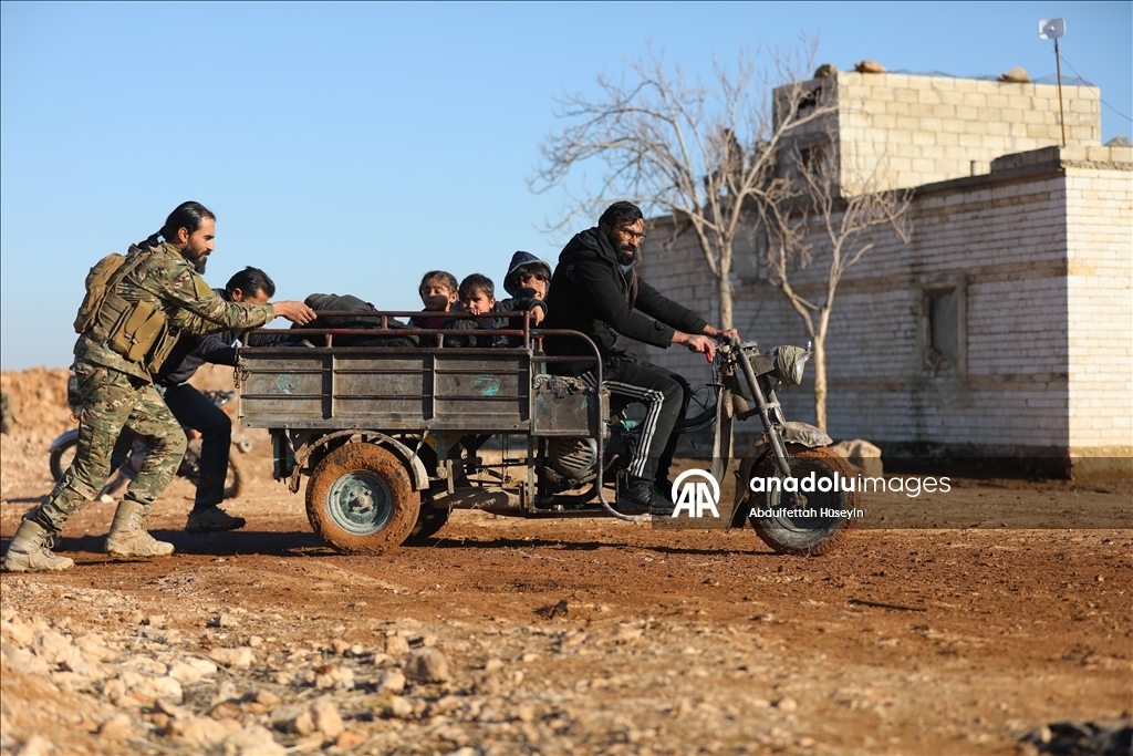Около 1000 семей смогли покинуть район Дейр - Хафир, оккупированный YPG/SDG в Сирии