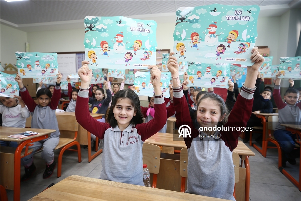 Okullarda karne heyecanı