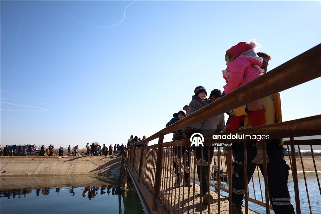 الأناضول ترصد مغادرة أسر سورية منطقة دير حافر بريف حلب