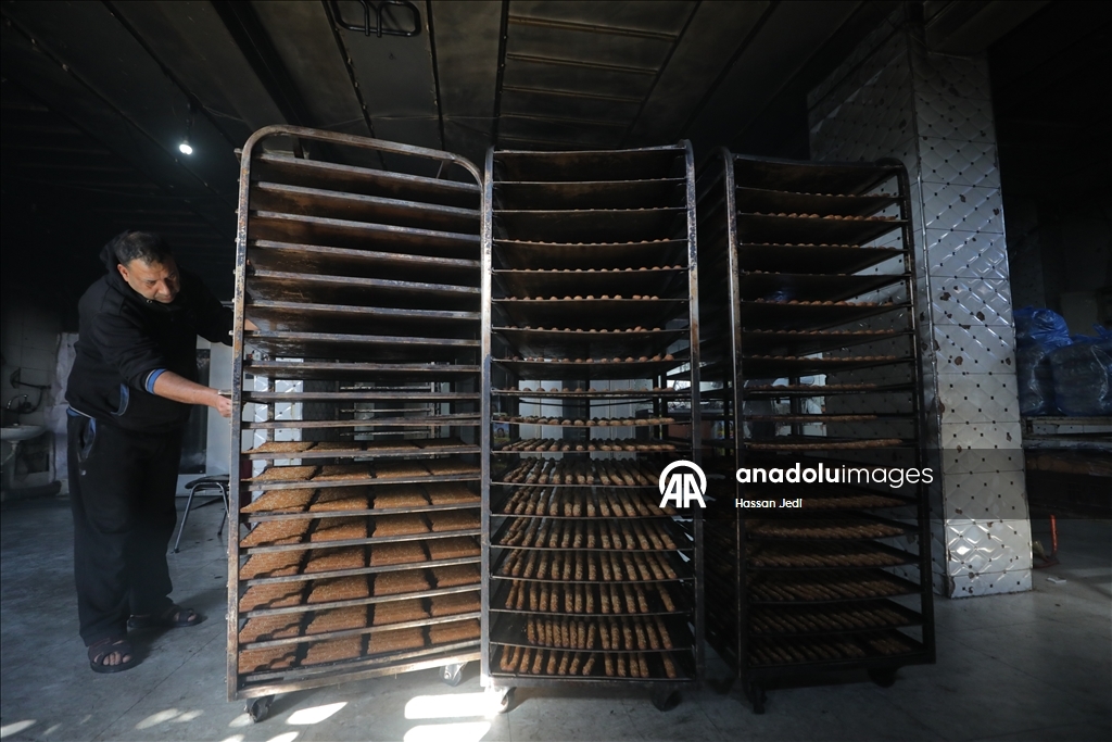 Поврежденная при израильских атаках пекарня в секторе Газа возобновила работу, несмотря на ограниченные ресурсы