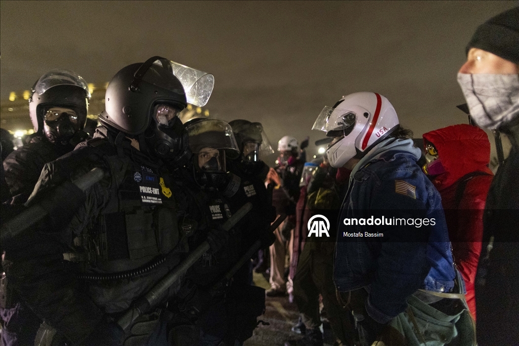 В США продолжаются протесты против Иммиграционной и таможенной службы