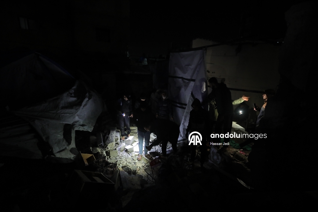 إسرائيل تواصل خرق النار وتقتل 11 فلسطينيا بينهم طفلة بغزة