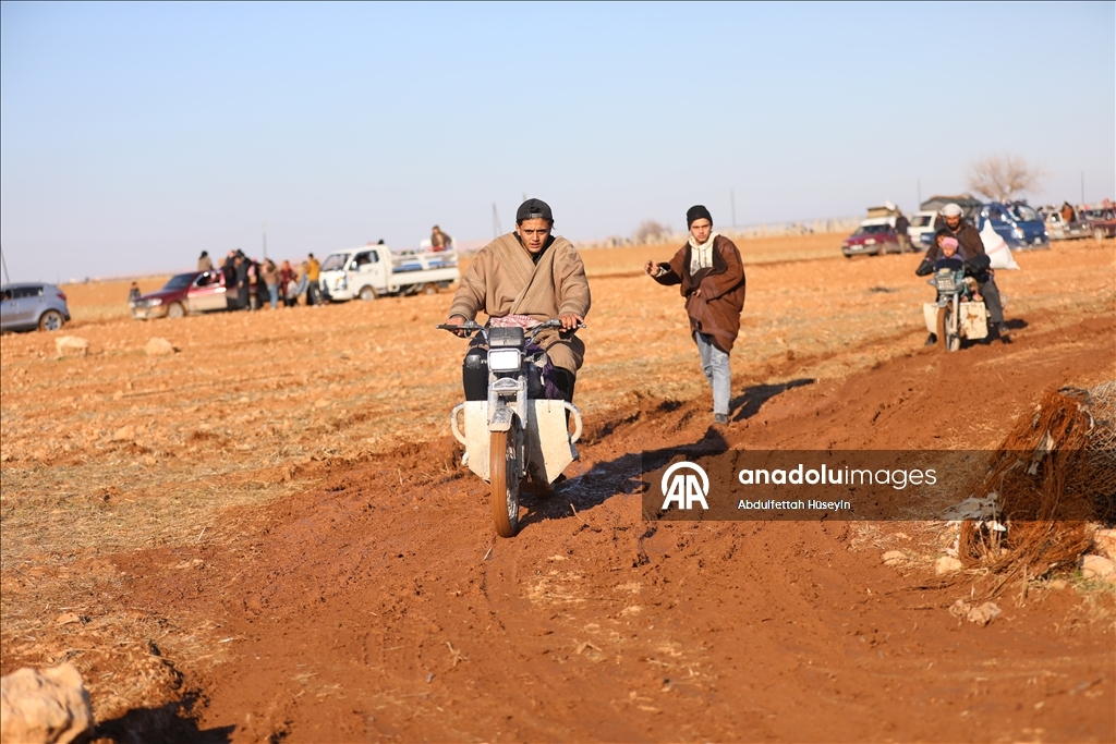 Около 1000 семей смогли покинуть район Дейр - Хафир, оккупированный YPG/SDG в Сирии