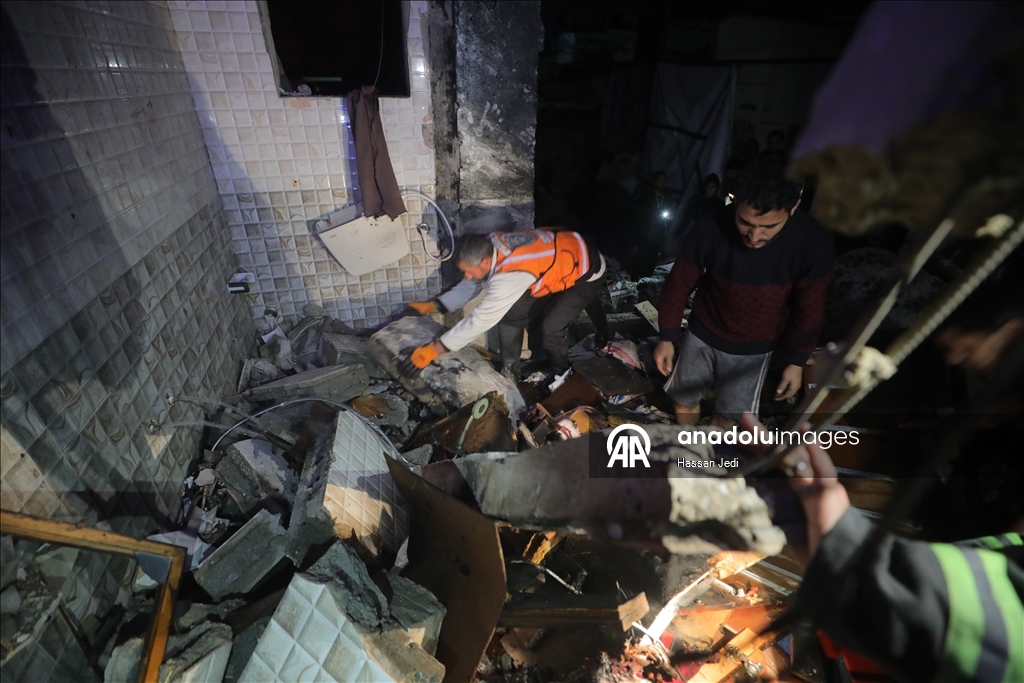 إسرائيل تواصل خرق النار وتقتل 11 فلسطينيا بينهم طفلة بغزة