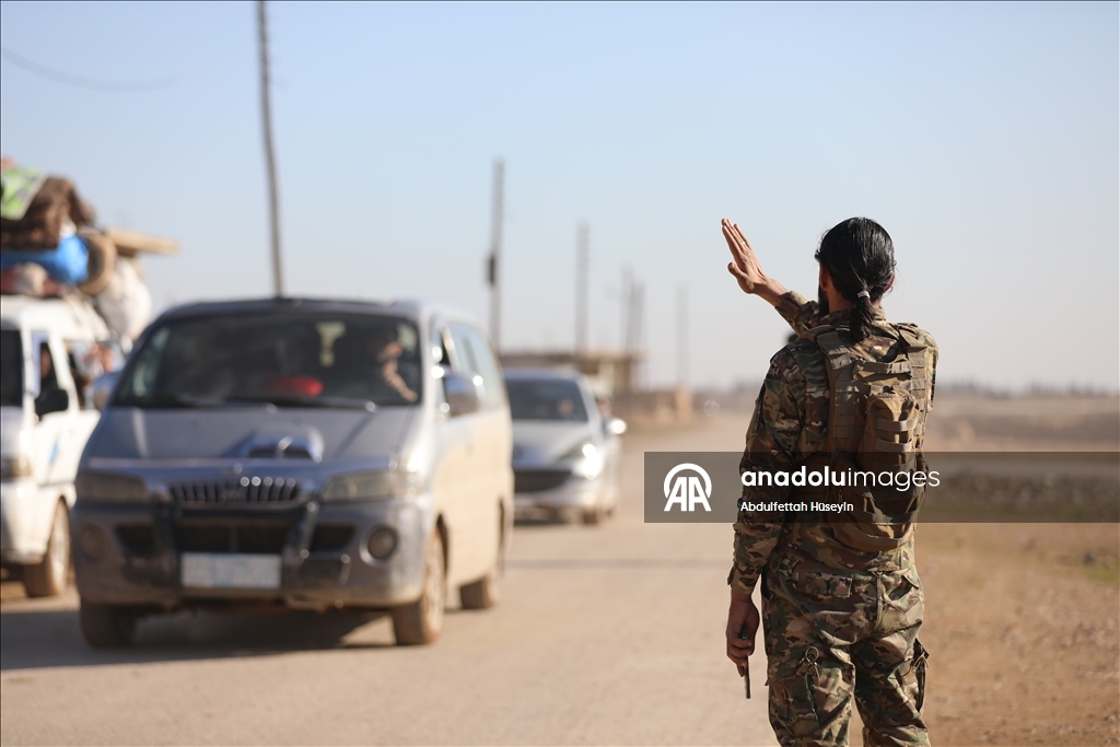 Около 1000 семей смогли покинуть район Дейр - Хафир, оккупированный YPG/SDG в Сирии