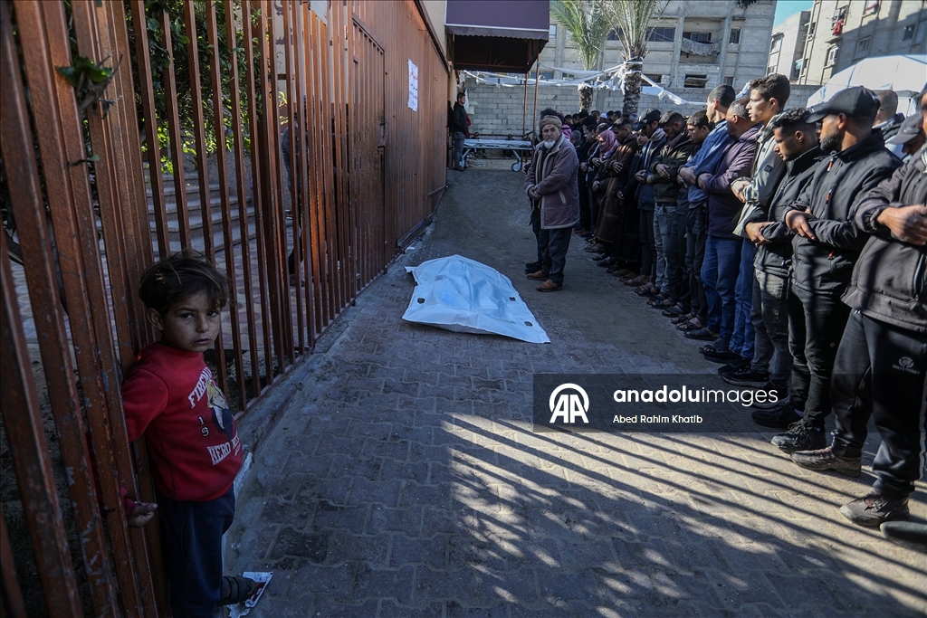 Gazze'de ateşkese rağmen İsrail saldırıları sürüyor