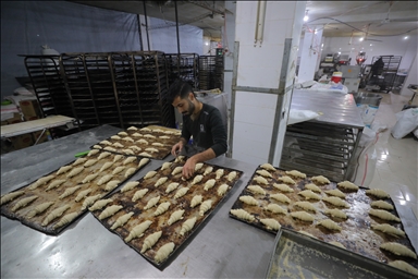 Поврежденная при израильских атаках пекарня в секторе Газа возобновила работу, несмотря на ограниченные ресурсы