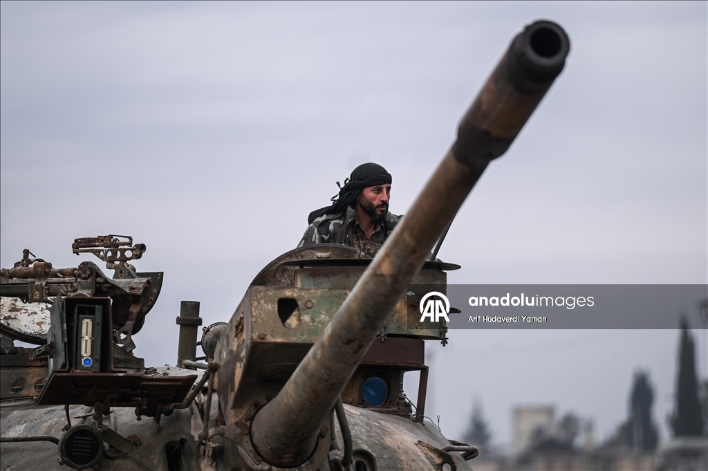 الجيش السوري يدخل منطقة غرب الفرات مع بدء انسحاب "قسد"