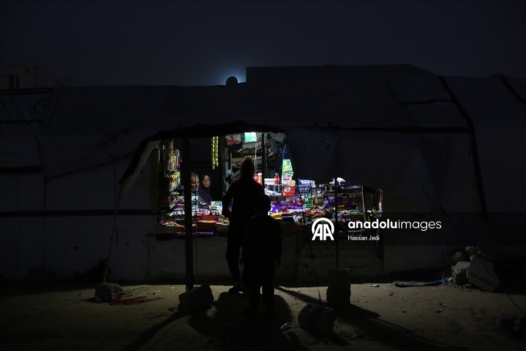 Gazze'deki Bureyc Kampı’nda yıkımın gölgesinde günlük yaşam