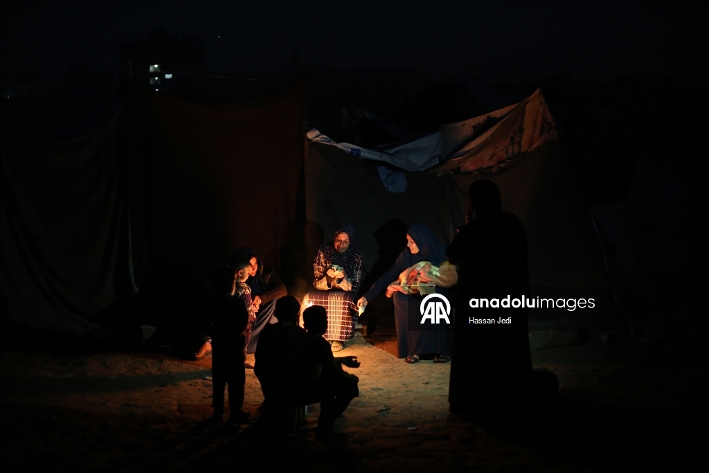 Gazze'deki Bureyc Kampı’nda yıkımın gölgesinde günlük yaşam