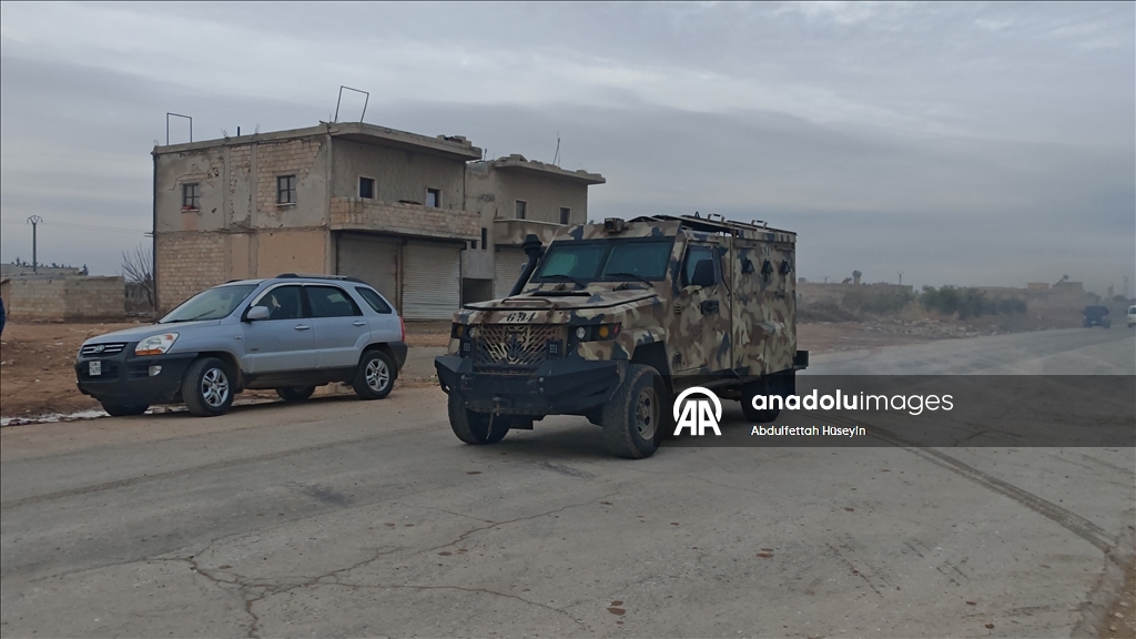 Suriye ordusu, terör örgütü YPG/SDG'nin çekilmesiyle Deyr Hafir'e girmeye başladı