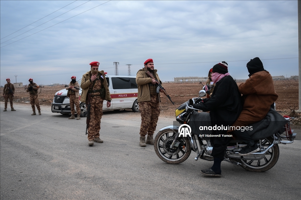 الجيش السوري يدخل منطقة غرب الفرات مع بدء انسحاب "قسد"