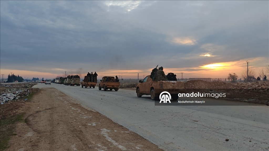 Suriye ordusu, terör örgütü YPG/SDG'nin çekilmesiyle Deyr Hafir'e girmeye başladı