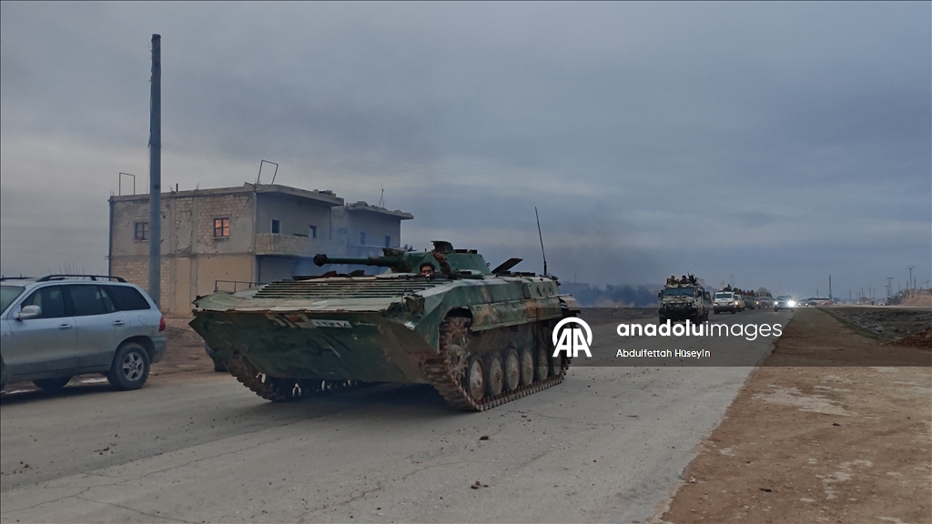 Suriye ordusu, terör örgütü YPG/SDG'nin çekilmesiyle Deyr Hafir'e girmeye başladı