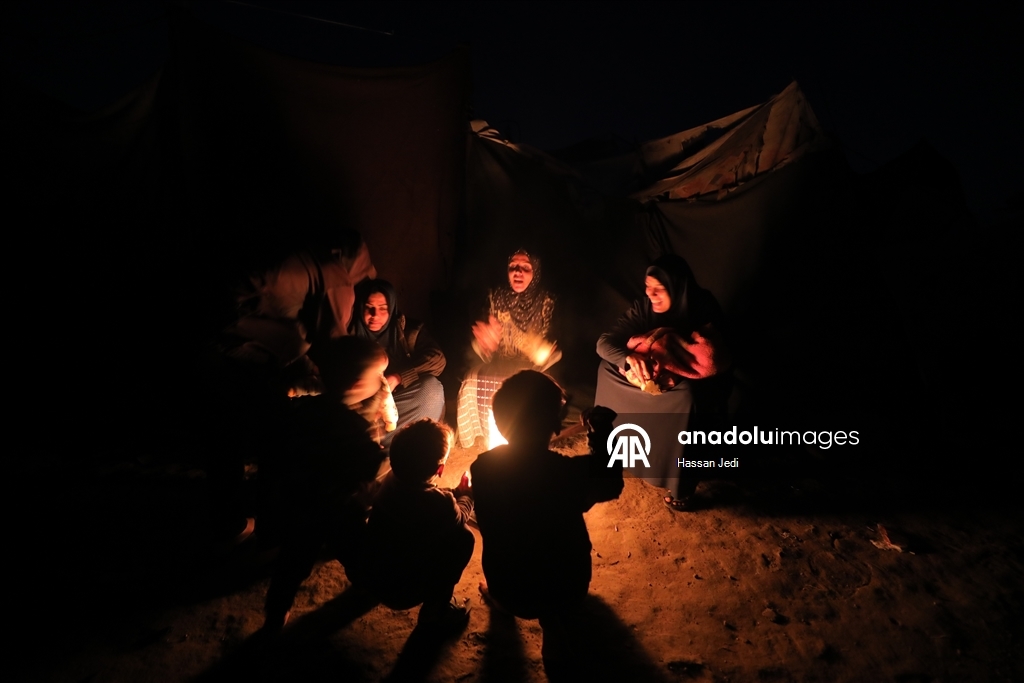 Gazze'deki Bureyc Kampı’nda yıkımın gölgesinde günlük yaşam