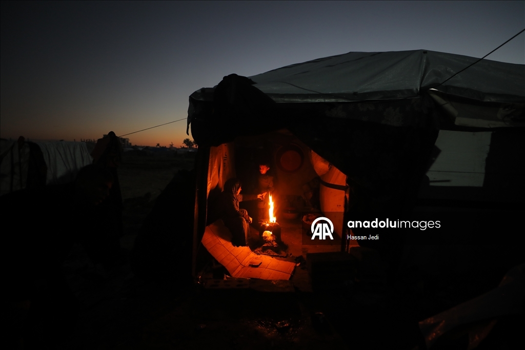 Gazze'deki Bureyc Kampı’nda yıkımın gölgesinde günlük yaşam