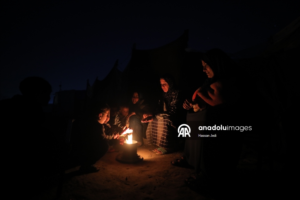 Gazze'deki Bureyc Kampı’nda yıkımın gölgesinde günlük yaşam